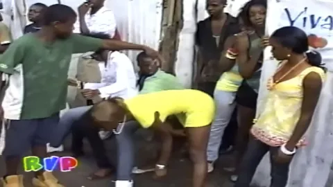⁣Wet Wet Fridayz 2005 pt. 2